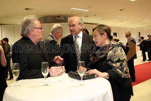 Ivo Kosi, koreograf, Janez Mejač, nekdanji umetniški vodja baleta SNG Opera in balet Ljubljana in njegova življenska sopotnica Katarina Lavš