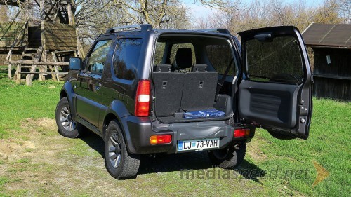 Suzuki Jimny 1.3 VVT 4X4 Style, krilna prtljažna vrata za lažji dostop