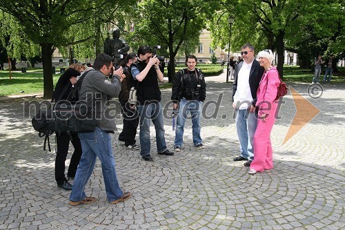 Fotografi, Bojan Požar, glavni in odgovorni urednik spletnega časopisa Požareport in Barbra Drnač, plesna novinarka in urednica oddaje Parada plesa