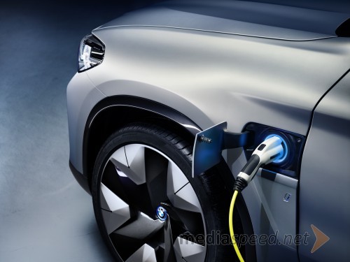 BMW s popolnoma električnim SUV-om, ki ga bo proizvajal na Kitajskem