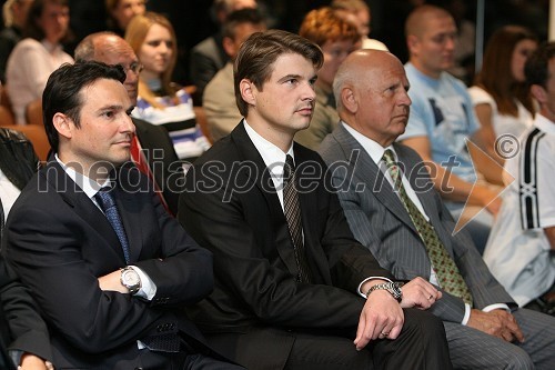 Danilo Ferjančič in Wilfried Weitgasser, direktorja Porsche Slovenija in Janez Kocijančič, predsednik Olimpijskega komiteja Slovenije