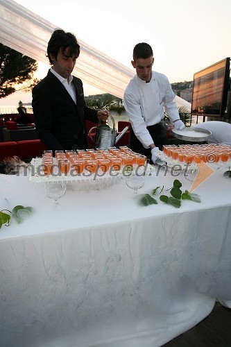 Tomaž Kavčič, Tomaž Kavčič, restavracija Pri Lojzetu (dvorec Zemono) in natakar