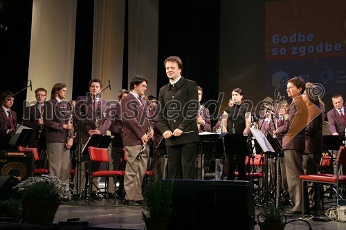 Pihalni orkester Logatec in vodja orkestra Marjan Grdadolnik