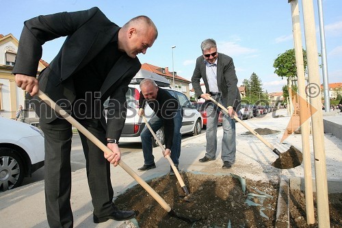 Franc Kangler, župan Maribora, dr. Alojz Križman, mestni svetnik in Andrej Verlič, podžupan Maribora