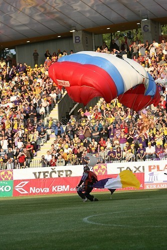 Otvoritev stadiona Ljudski vrt in tekma Maribor - Nafta