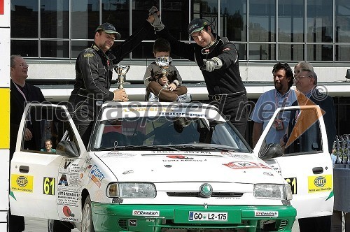 Peter Rehar, sovoznik in Martin Štucin, voznik s sinom (Škoda Felicia)