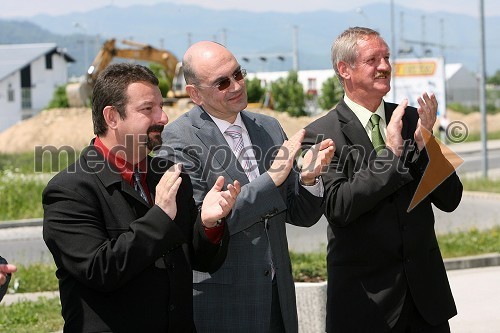 Damijan Perne, župan Kranja, dr. Draško Veselinovič, predsednik uprave Deželne banke Slovenije d.d. in Marijan Roblek, direktor Kmetijsko gozdarske zadruga Sloga