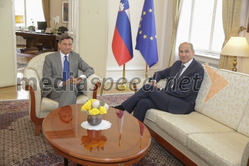 Predsednik Borut Pahor je mandat za sestavo vlade podelil Janši