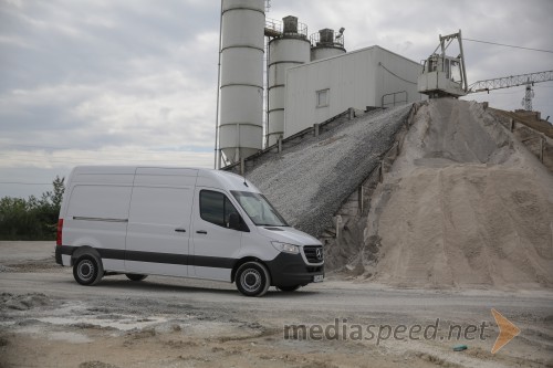 Mercedes - Benz Sprinter