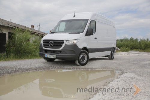 Mercedes - Benz Sprinter