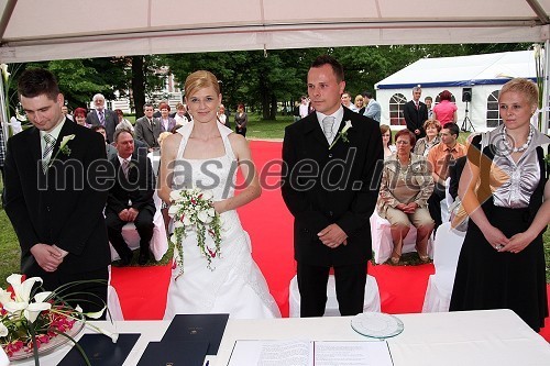 Nevestina priča, Emanuela, nevesta, Boštjan, ženin in njegova priča