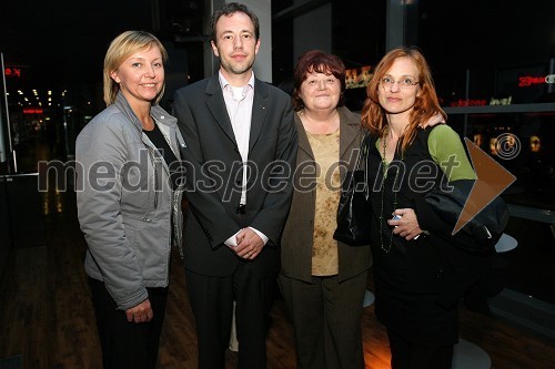 Darja Groznik, predsednica nacionalne mreže TOM (Telefon za otroke in mladostnike), Miha Kač, predsednik Rotary Cluba Ljubljana-Šiška, Majda Štruc, generalna sekretarka Zveze prijateljev mladine Slovenija in Zdenka Švaljek, sodelavka nacionalne mreže TOM (Telefon za otroke in mladostnike)