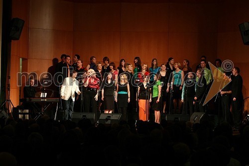 Perpetuum jazzile in Alenka Godec, pevka