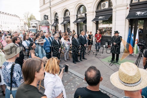 Polaganje spotikavcev s slovenskim političnim vrhom