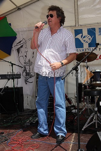 Ivo Mojzer, pevec