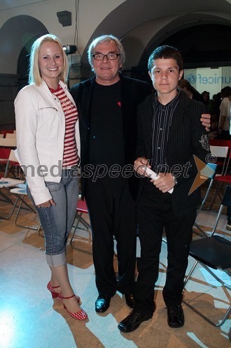 Alja Novak, izdelovalka čevljev, Lado Leskovar, pevec in in nacionalni ambasador UNICEF-a Slovenija ter sin Martin