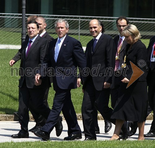 Jose Manuel Barroso, predsednik Evropske komisije, George W. Bush, predsednik ZDA in Janez Janša, predsednik Vlade RS in predsednik Evropskega sveta
