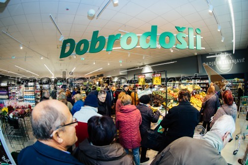 Tuš supermarket Maribor Jadranska cesta