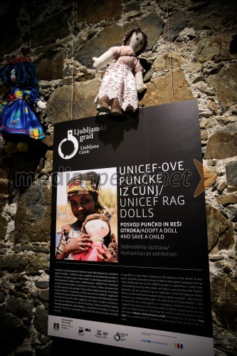 UNICEF-ove Punčke iz cunj, odprtje dobrodelne razstave pisanih punčk