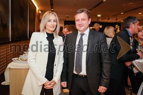 Mojca Trnovec in Peter Pišek sta obrtnica in podjetnik leta 2018