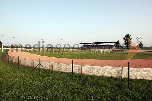 Proga in tribuna Speedway stadion Petišovci