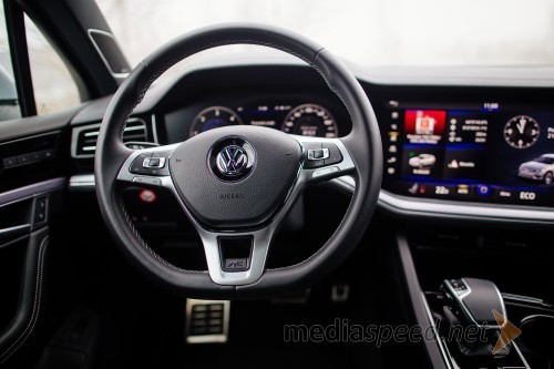 Volkswagen Touareg R-Line V6 3.0 TDI