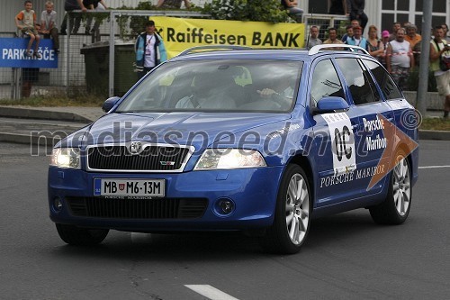 Franc Kangler, župan Maribora med vožnjo predtekmovalnega vozila na prvi hitrostni preizkušnji 6. Mobitel Rally Maribor