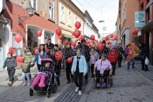 Mednarodni pohod z rdečimi baloni 2019