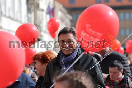 Peti mednarodni pohod z rdečimi baloni