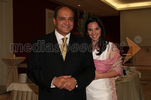 Ahmed Farouk, veleposlanik Arabske Republike Egipt in Lea Zorc, poslovna sekretarka