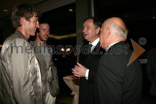 Iztok Čop in Luka Špik, veslača, dr. Danilo Türk, predsednik Republike Slovenije in Janez Kocijančič, predsednik Olimpijskega komiteja Slovenije