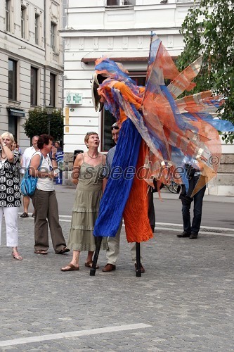 Jakotopia, avstrijska skupina; ples feniksov