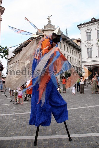 Jakotopia, avstrijska skupina; ples feniksov