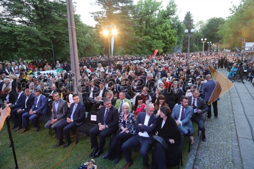 Nepozabna operna noč v mestnem parku