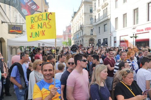 Topel sprejem kolesarskih junakov