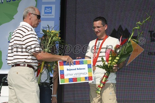 Jože Mermalj, predsednik uprave BTC-ja in Rajmond Debevec, strelec z malokalibrsko puško, dobitnik bronaste olimpijske medalje
