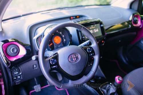 Toyota Aygo 1.0 VVT-I X-cite BiTone