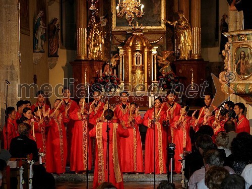 Zbor University of the East Chorale (Manila, Filipini)