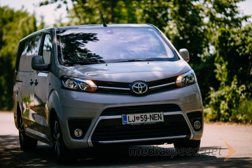 Toyota Proace Verso 2.0 D-4D 150 HP Family Kombi L