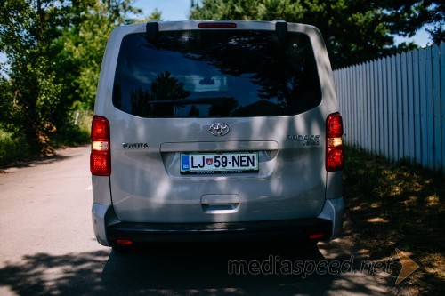 Toyota Proace Verso 2.0 D-4D 150 HP Family Kombi L