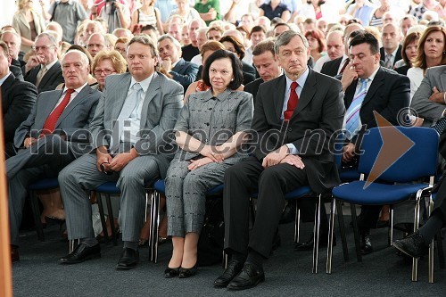 Jozsef Graf, minister za kmetijstvo in razvoj podeželja republike Madžarske, Iztok Jarc, minister za kmetijstvo, gozdarstvo in prehrano Republike Slovenije, dr. Danilo Türk, predsednik Republike Slovenije in soproga Barbara Miklič Türk