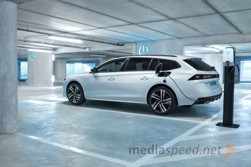 Peugeot in Citroën se v Sloveniji intenzivno pripravljata na prihod nizko-emisijskih vozil