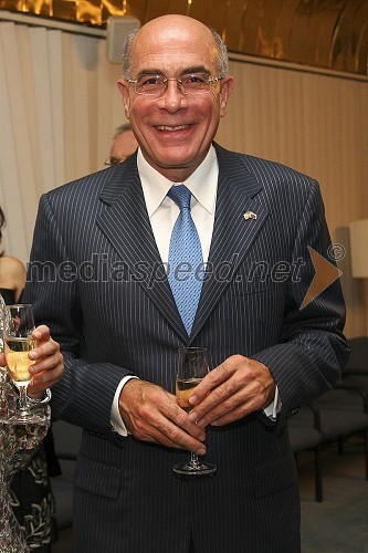 Yousif B. Ghafari, ameriški veleposlanik v Sloveniji