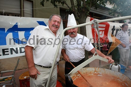 Anton Bensa, latnik in direktor Artex d.o.o. in Tibor Gerenčer, kuhar ekipe Artex, zmagovalec Bogračfesta 2008