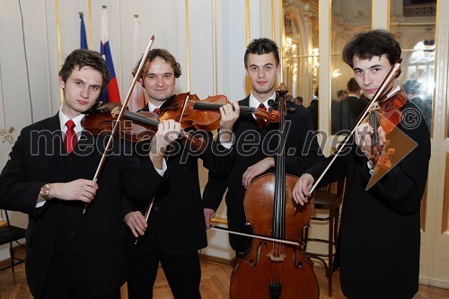 Godalni kvartet Feguš: Filip, Andrej, Jernej in Simon