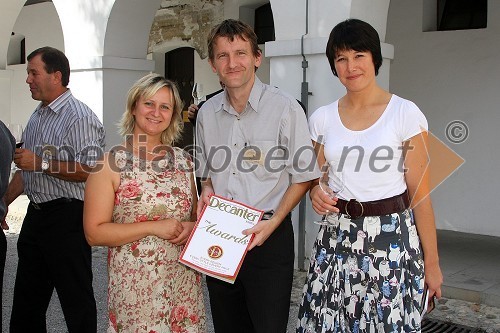 Sandra Bohinec in Robert Gorjak, Belvin, vinska šola in organizatorja prireditve in Christele Guibert, sodnica revije Decanter in gostja iz Anglije