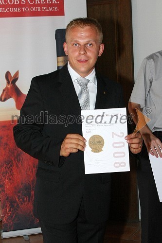 Borut Prapotnik, predstavnik vin Čurin-Prapotnik, dobitnika zlatega priznanja in trofeje