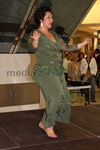 Leila Pavšič El Rabadi, priznana pedagoginja in plesalka orientalskega plesa
