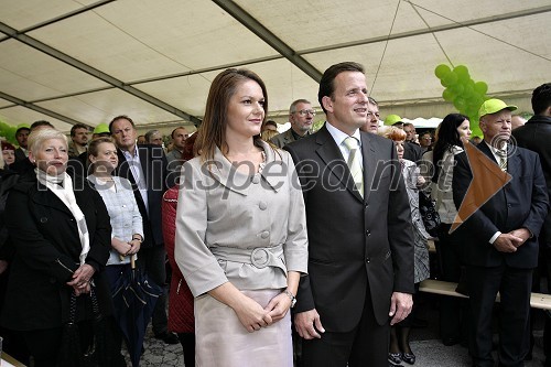 Bojan Šrot, župan mesta Celje in predsednik stranke SLS s spremljevalko Katarino Karlovšek, kandidatka SLS- LJ Bežigrad
