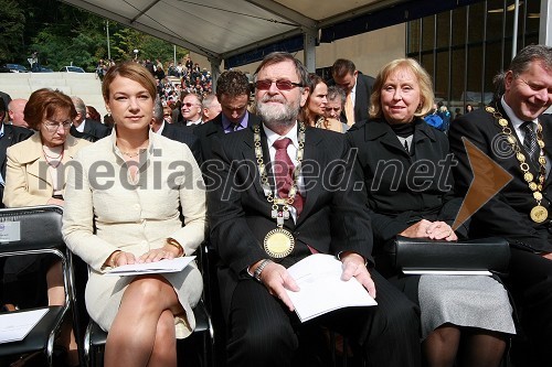 Mojca Kucler Dolinar, ministrica za visoko šolstvo, znanost in tehnologijo in prof. dr. Ivan Rozman, rektor Univerze v Mariboru, ... in prof. dr. Jernej Turk, dekan Fakultete za kmetijstvo in biosistemske vede UM